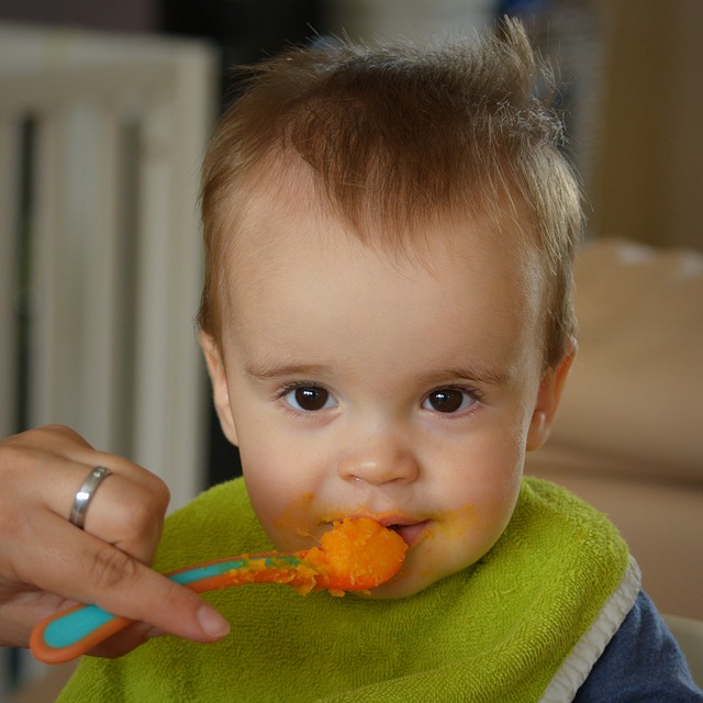 oh-baby-when-is-it-ok-to-start-feeding-your-infant-solid-foods