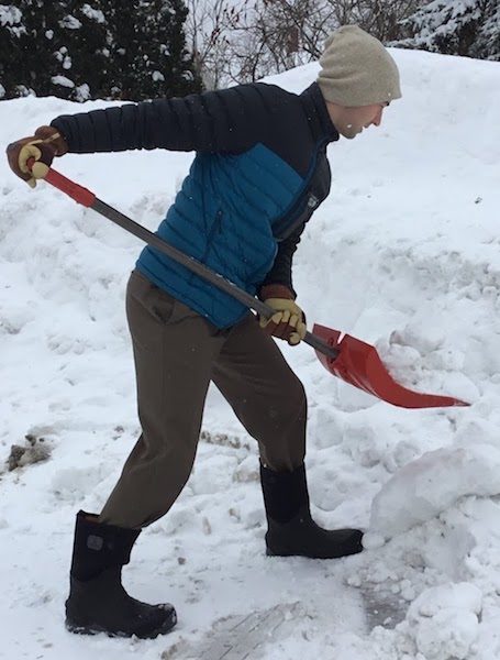 Shoveling stance