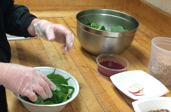 Making farro grain bowl